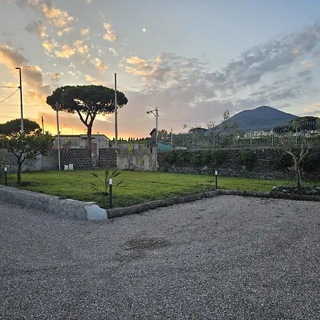 Semesterbostad Cola - Vesuvio Garden & Relax *